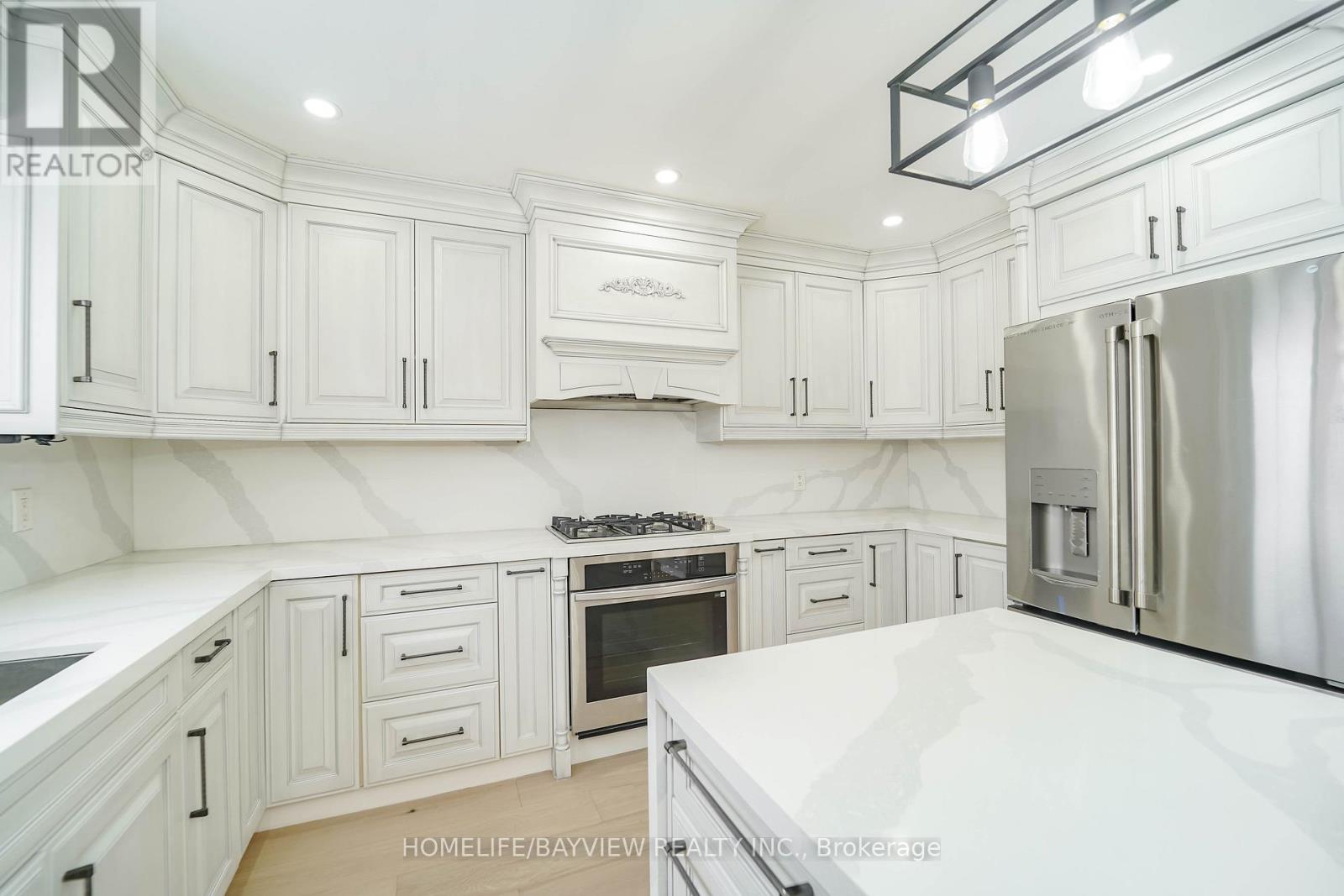 39 Shaftsbury Avenue, Richmond Hill, Ontario  L4C 9K3 - Photo 7 - N12832538