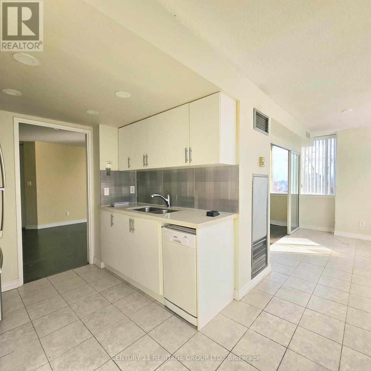 304 - 80 Alton Towers Circle, Toronto, Ontario  M1V 5E8 - Photo 8 - E12806552