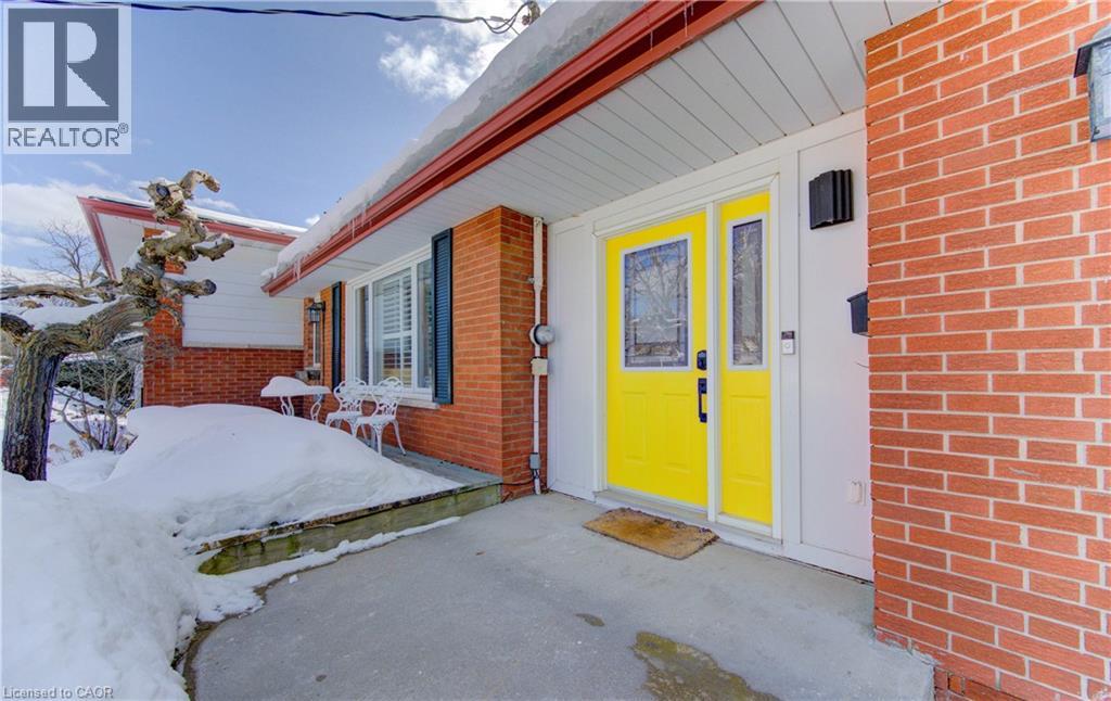 583 Rustic Drive, Waterloo, Ontario  N2K 2A7 - Photo 2 - 40807661