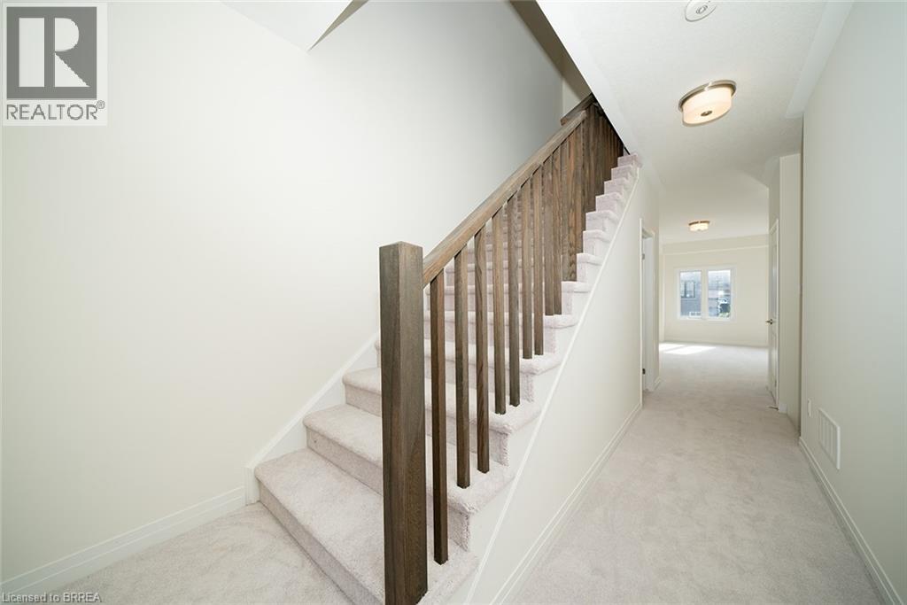 20 Dennis Avenue, Brantford, Ontario  N3V 0C1 - Photo 2 - 40807902