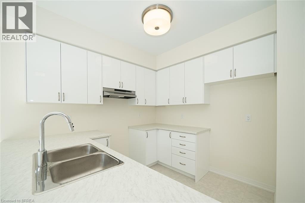 20 Dennis Avenue, Brantford, Ontario  N3V 0C1 - Photo 9 - 40807902