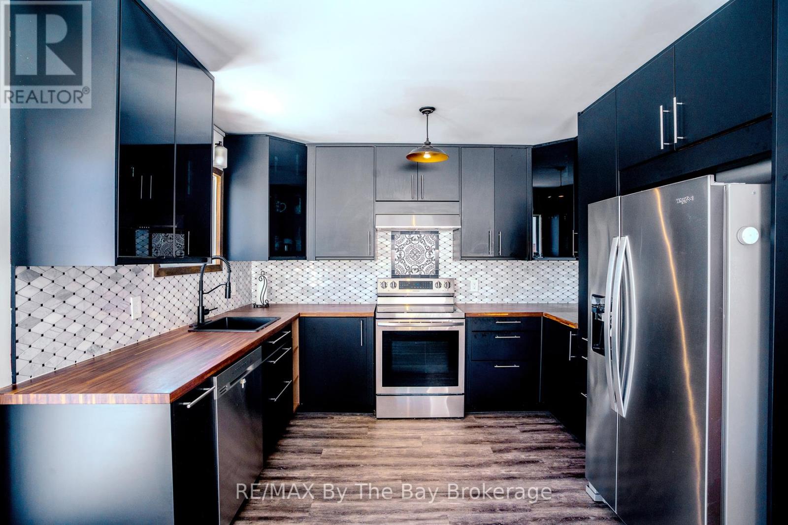 247 Simcoe Street, Clearview (Stayner), Ontario  L0M 1S0 - Photo 3 - S12832562