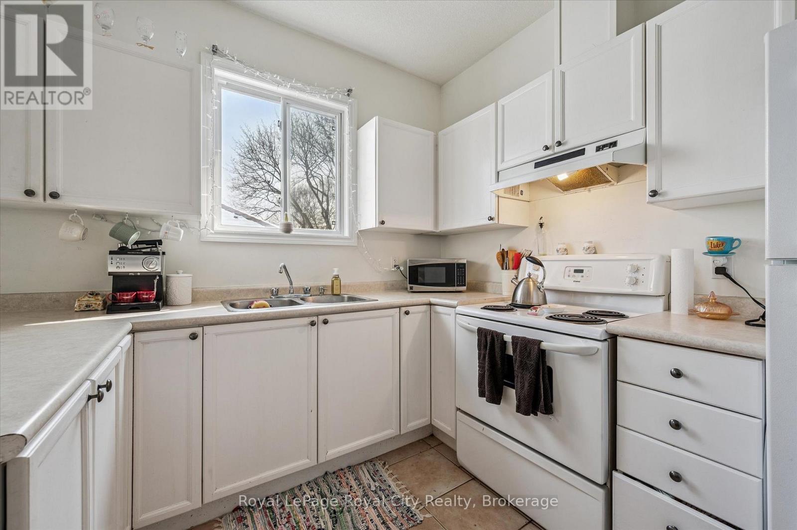 51 Johnston Street, Guelph, Ontario  N1E 5T5 - Photo 8 - X12832642