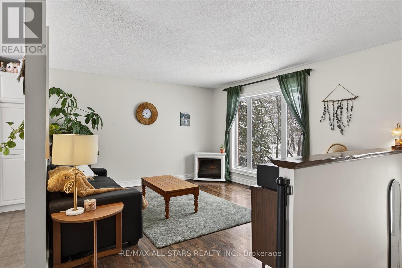 1636 Kirkfield Road, Kawartha Lakes, Ontario  K0M 2B0 - Photo 5 - X12832610