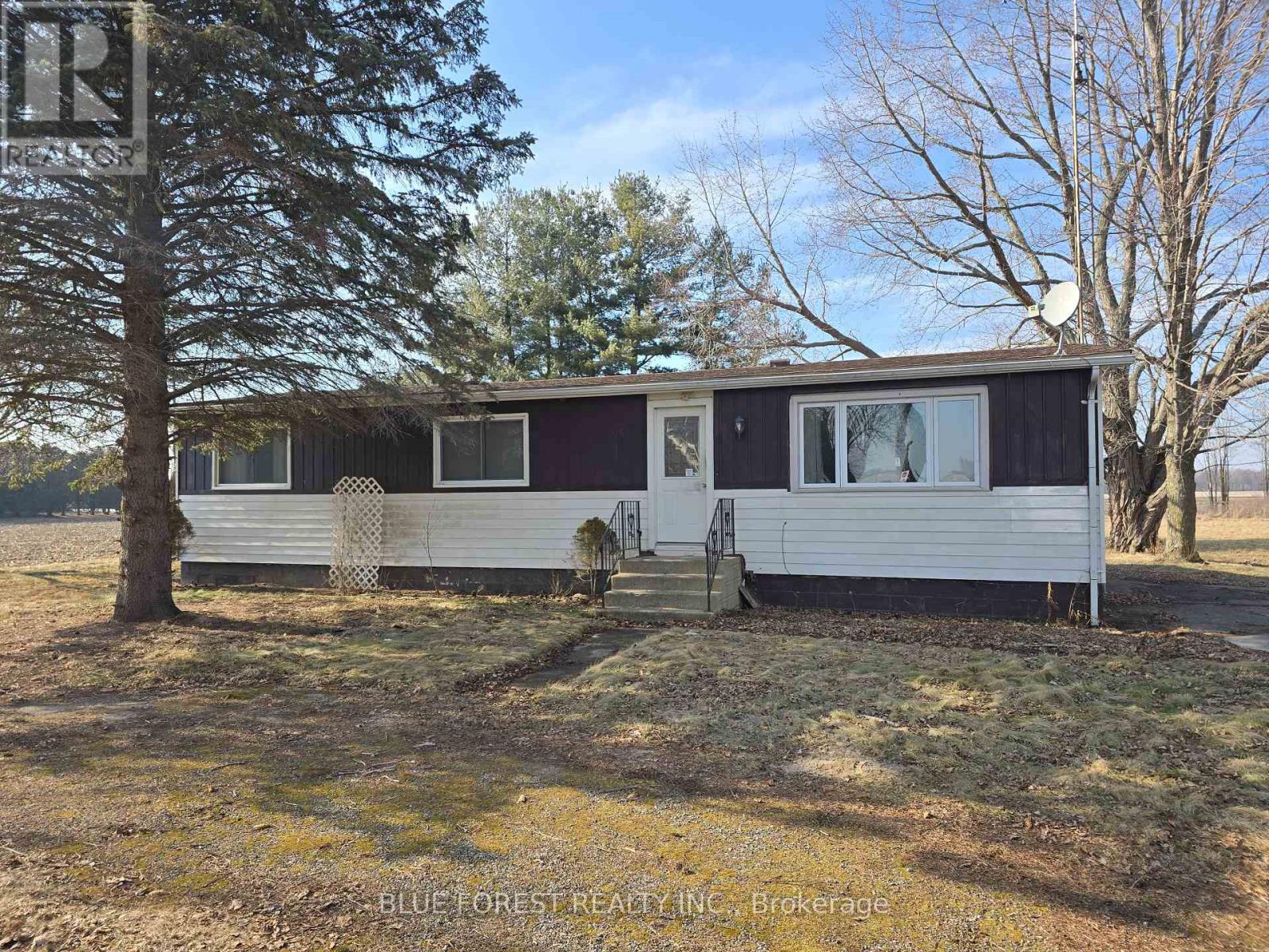 13991 Selton Line, Chatham-Kent, Ontario  N0P 2K0 - Photo 1 - X12832602