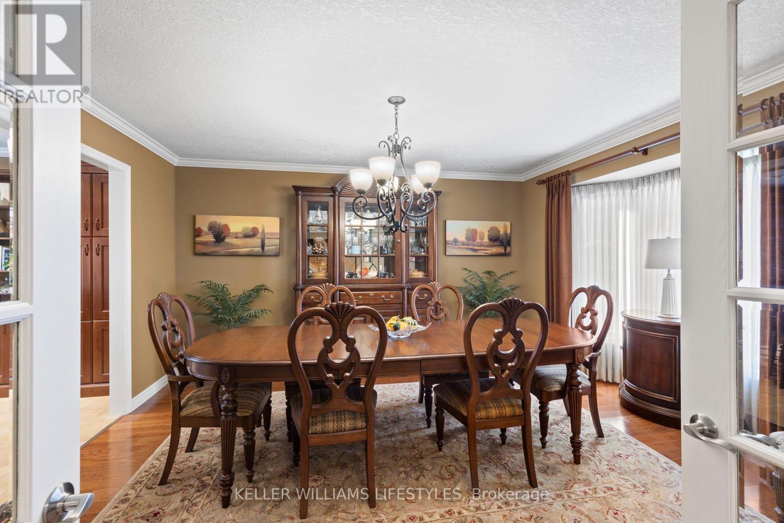 114 Monte Vista Crescent, London South, Ontario  N6J 4P3 - Photo 5 - X12832648