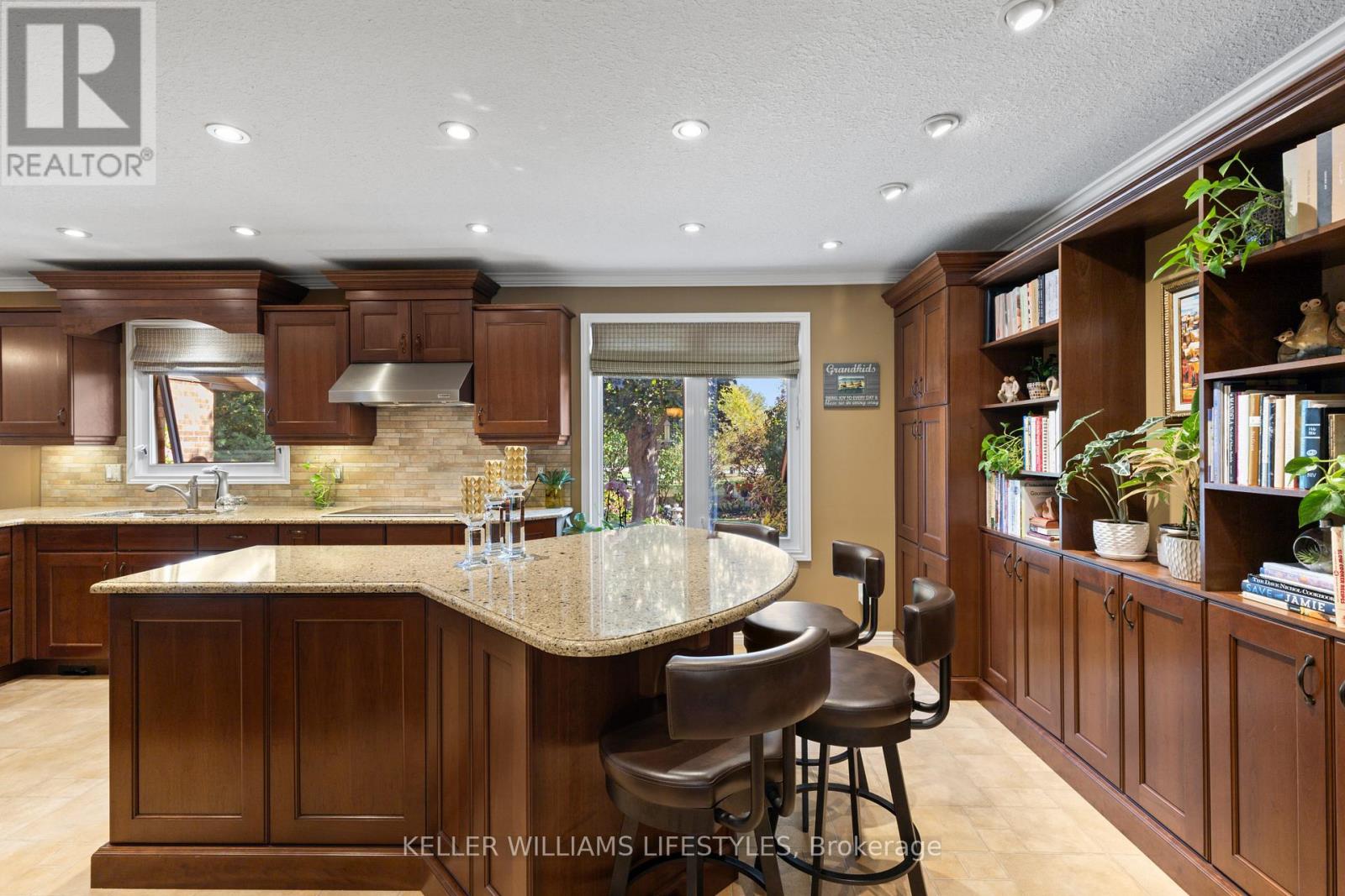 114 Monte Vista Crescent, London South, Ontario  N6J 4P3 - Photo 6 - X12832648