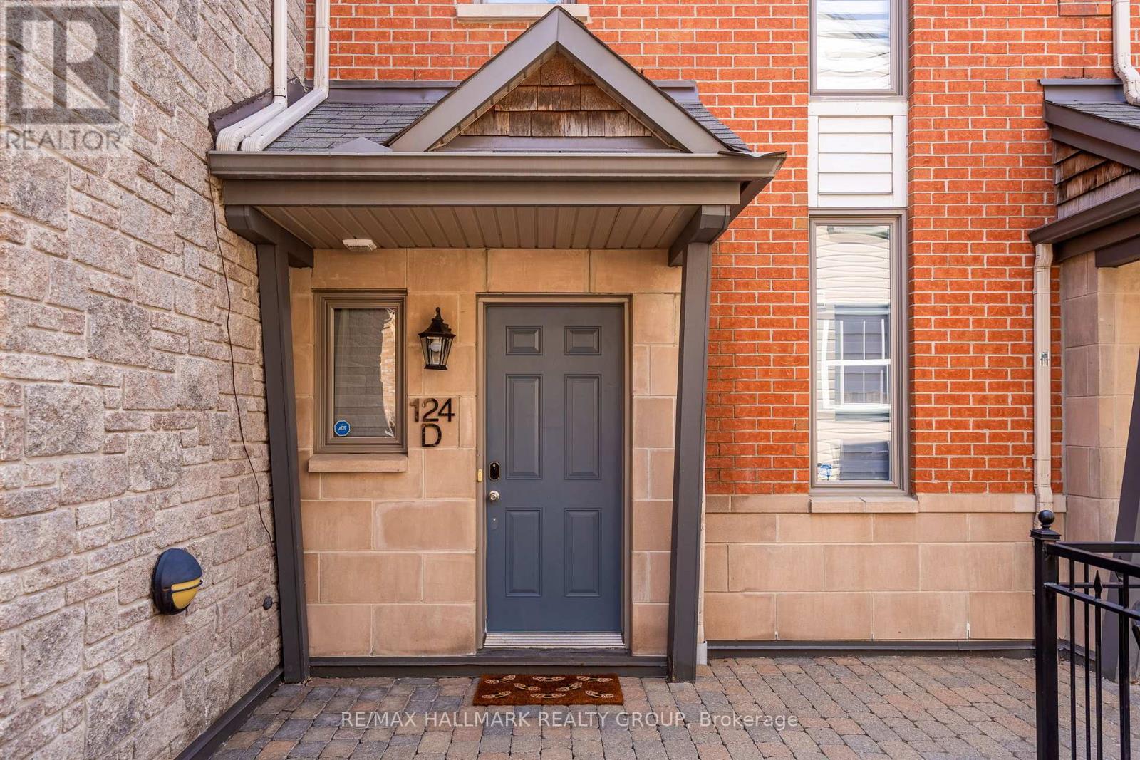 D - 124 Guigues Avenue, Ottawa, Ontario  K1N 5H7 - Photo 4 - X12832574