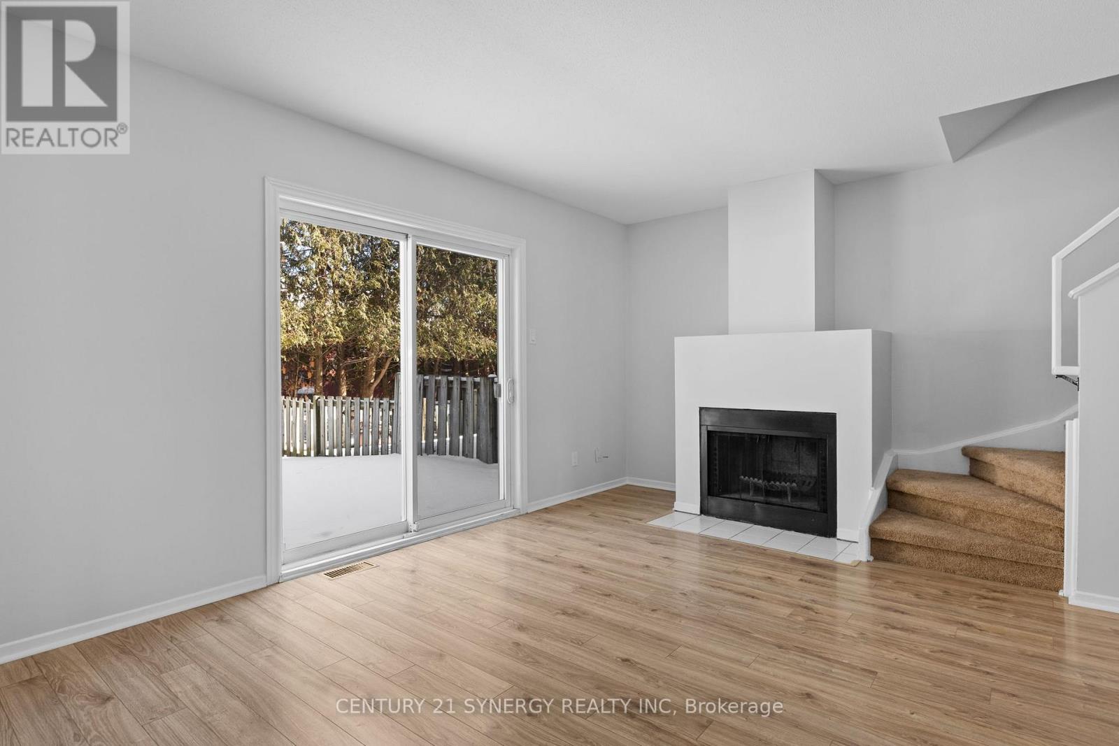 22 - 1963 Fairglen Mews, Ottawa, Ontario  K1B 5A5 - Photo 5 - X12832582