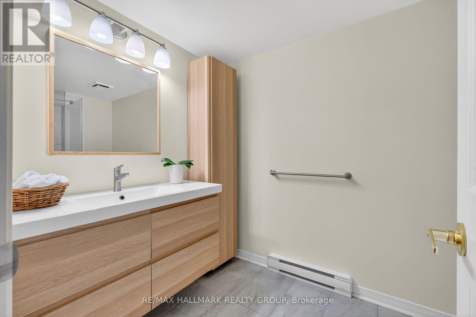 9 Forsyth Lane, Ottawa, Ontario  K2H 9H1 - Photo 11 - X12832612