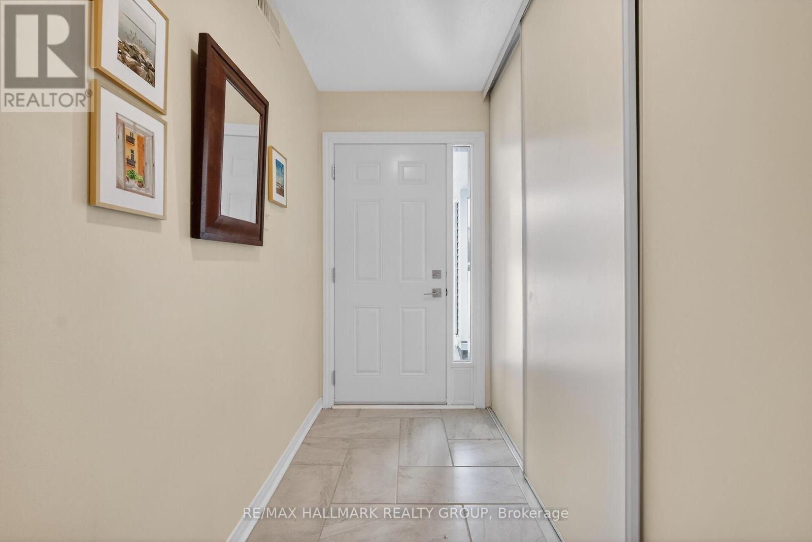 9 Forsyth Lane, Ottawa, Ontario  K2H 9H1 - Photo 3 - X12832612