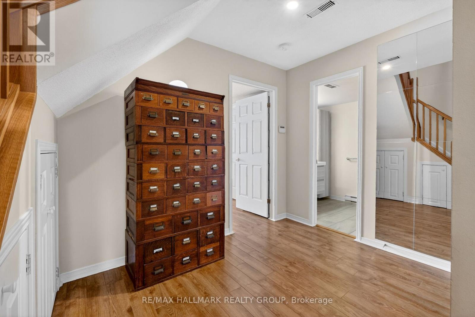 9 Forsyth Lane, Ottawa, Ontario  K2H 9H1 - Photo 7 - X12832612