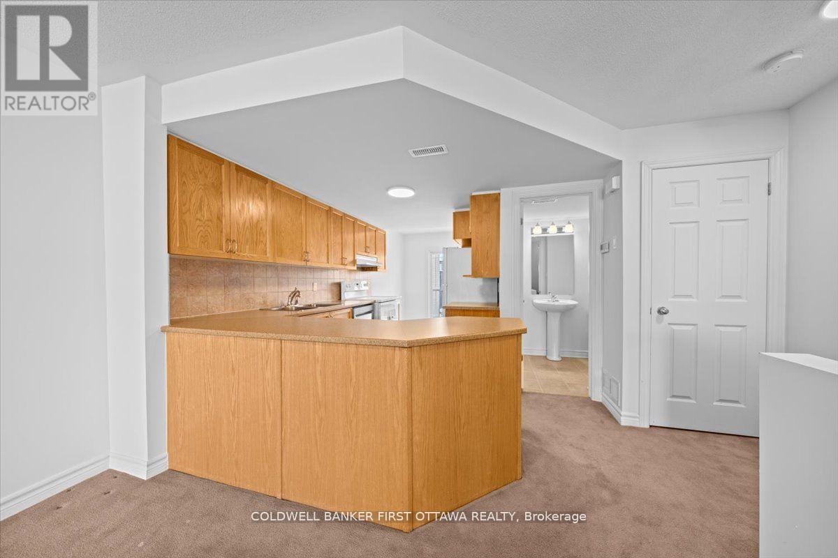 112 Paseo Private, Ottawa, Ontario  K2G 3J5 - Photo 6 - X12832624