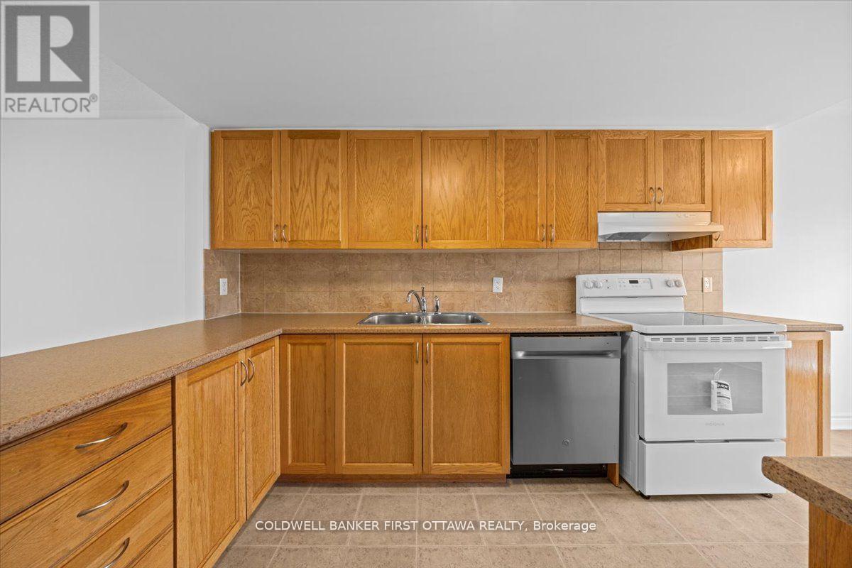 112 Paseo Private, Ottawa, Ontario  K2G 3J5 - Photo 8 - X12832624