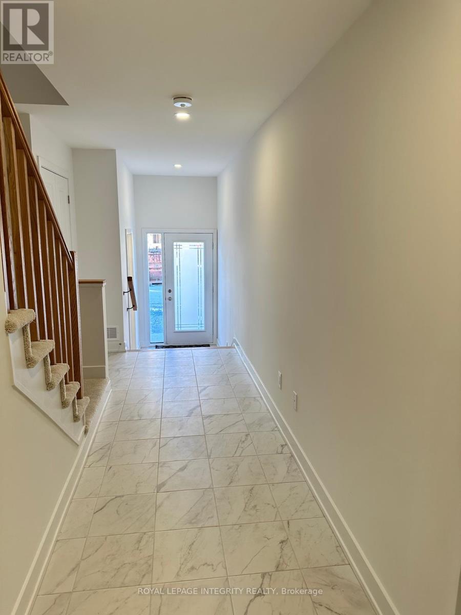 70 Arinto Place, Ottawa, Ontario  K2S 2R8 - Photo 2 - X12832680
