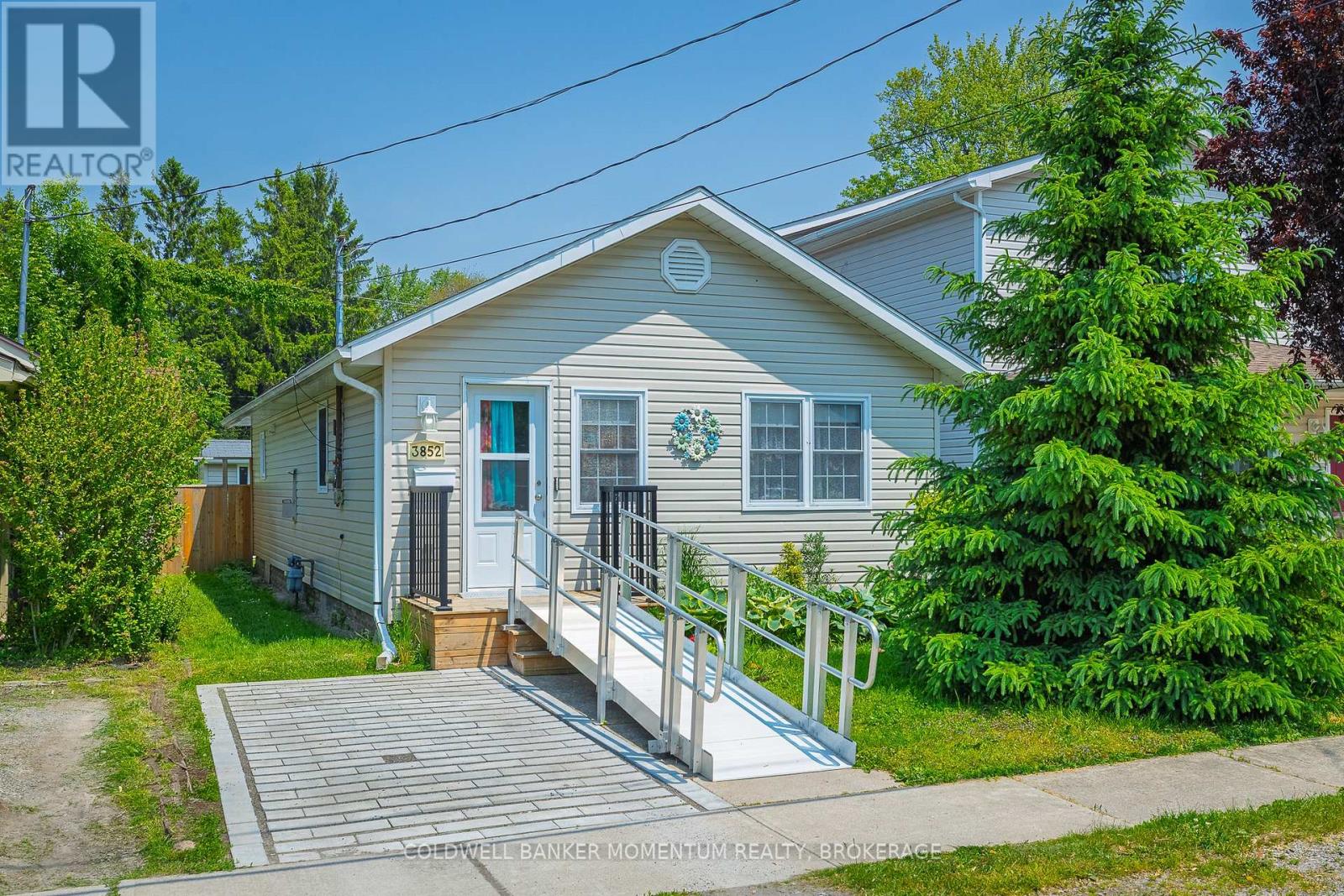 3852 Mathewson Avenue, Fort Erie (Crystal Beach), Ontario  L0S 1B0 - Photo 1 - X12832628