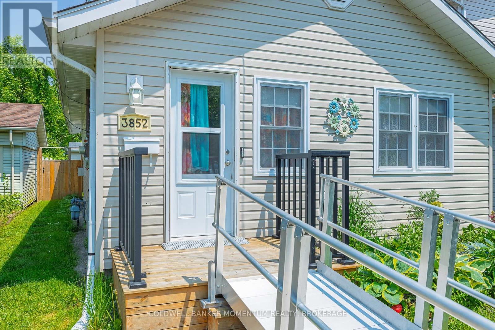 3852 Mathewson Avenue, Fort Erie (Crystal Beach), Ontario  L0S 1B0 - Photo 3 - X12832628