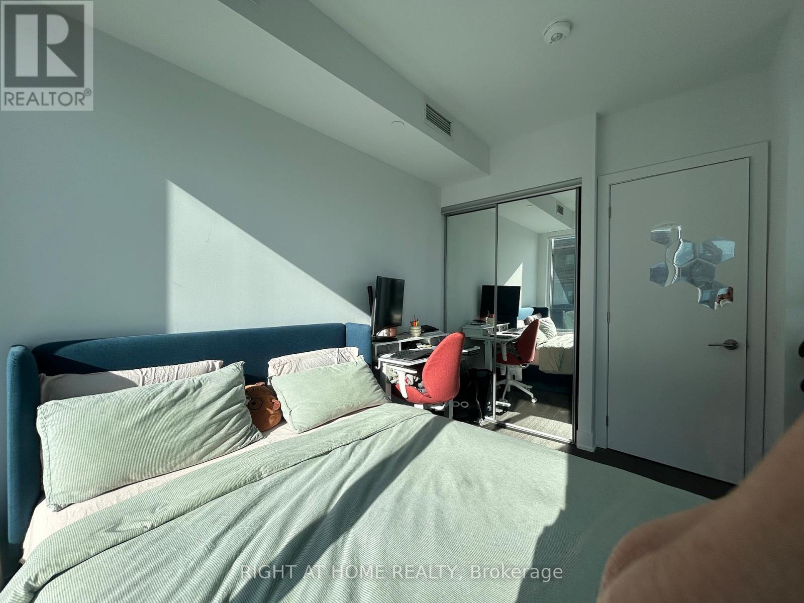 4009 - 1926 Lake Shore Boulevard W, Toronto, Ontario  M6S 0B1 - Photo 18 - W12821804