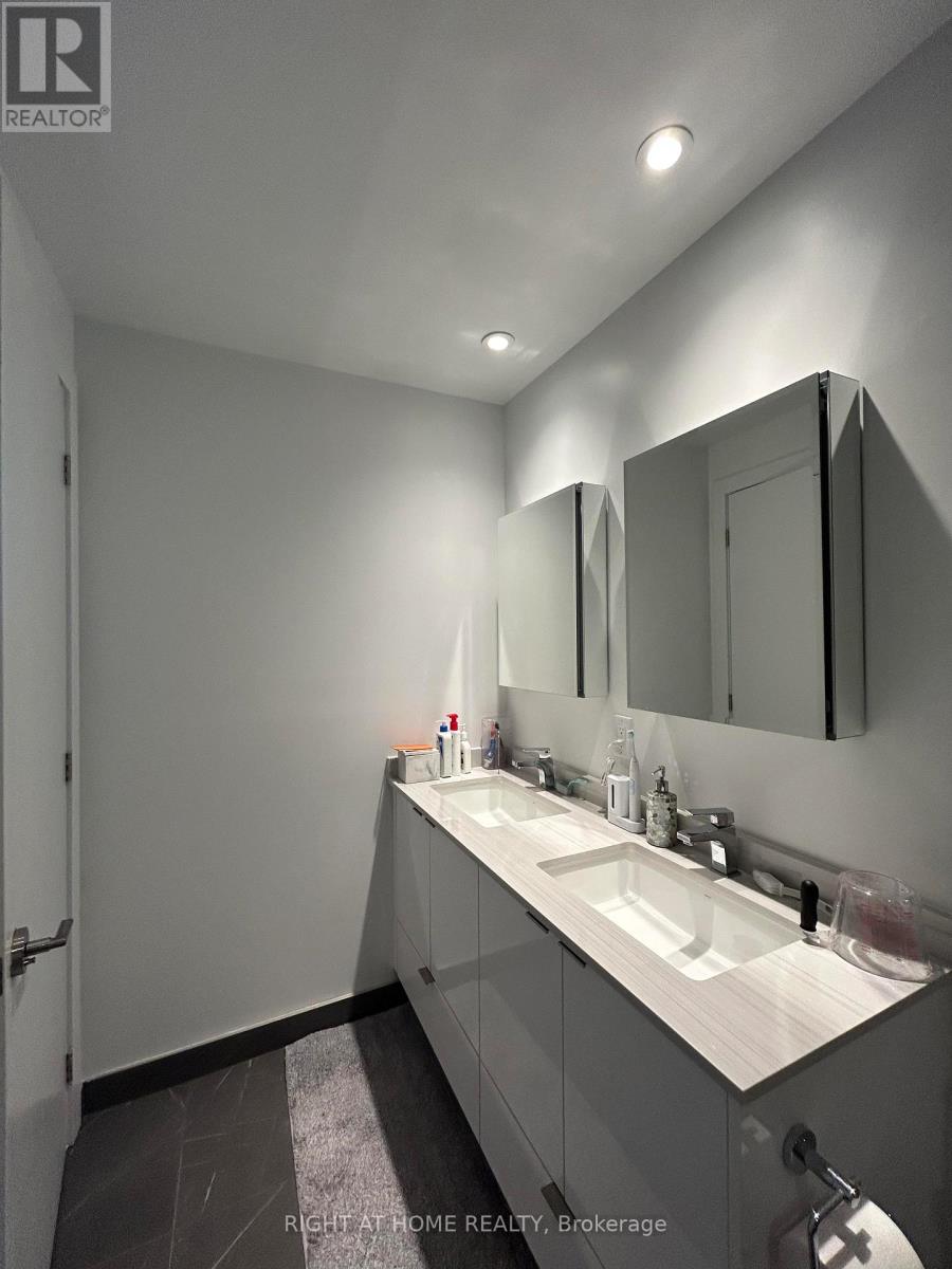 4009 - 1926 Lake Shore Boulevard W, Toronto, Ontario  M6S 0B1 - Photo 16 - W12821804