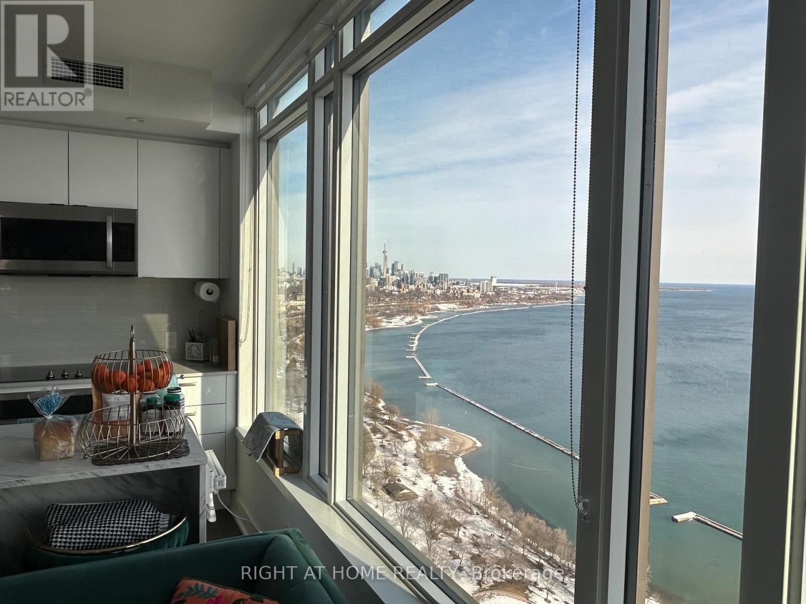 4009 - 1926 Lake Shore Boulevard W, Toronto, Ontario  M6S 0B1 - Photo 8 - W12821804