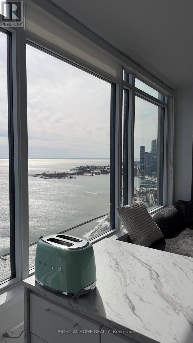 4009 - 1926 Lake Shore Boulevard W, Toronto, Ontario  M6S 0B1 - Photo 9 - W12821804