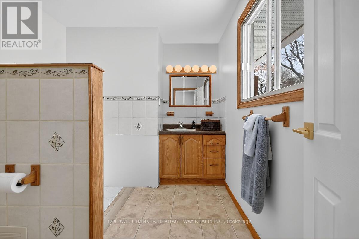 115 Cookes Shore Road, Drummond/north Elmsley, Ontario  K7C 4K7 - Photo 25 - X12831974