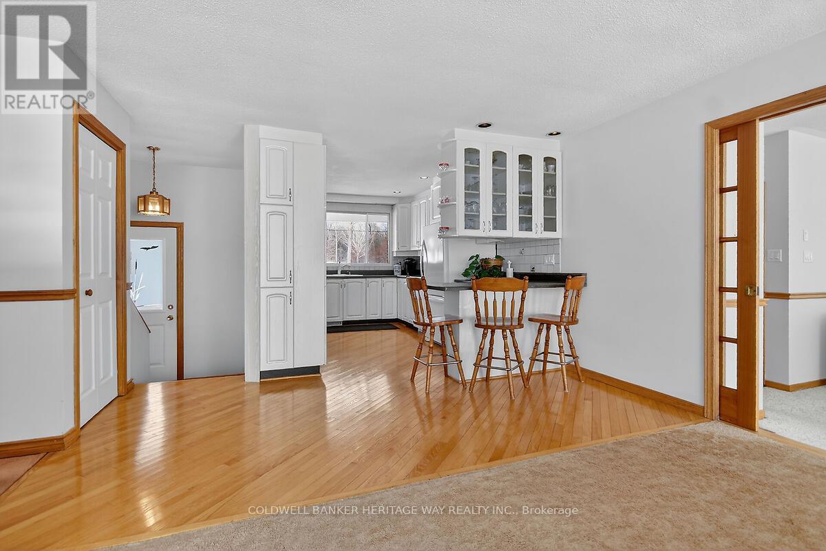 115 Cookes Shore Road, Drummond/north Elmsley, Ontario  K7C 4K7 - Photo 7 - X12831974