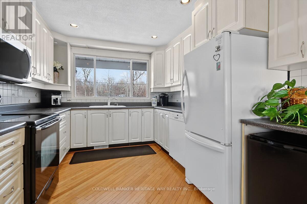 115 Cookes Shore Road, Drummond/north Elmsley, Ontario  K7C 4K7 - Photo 5 - X12831974