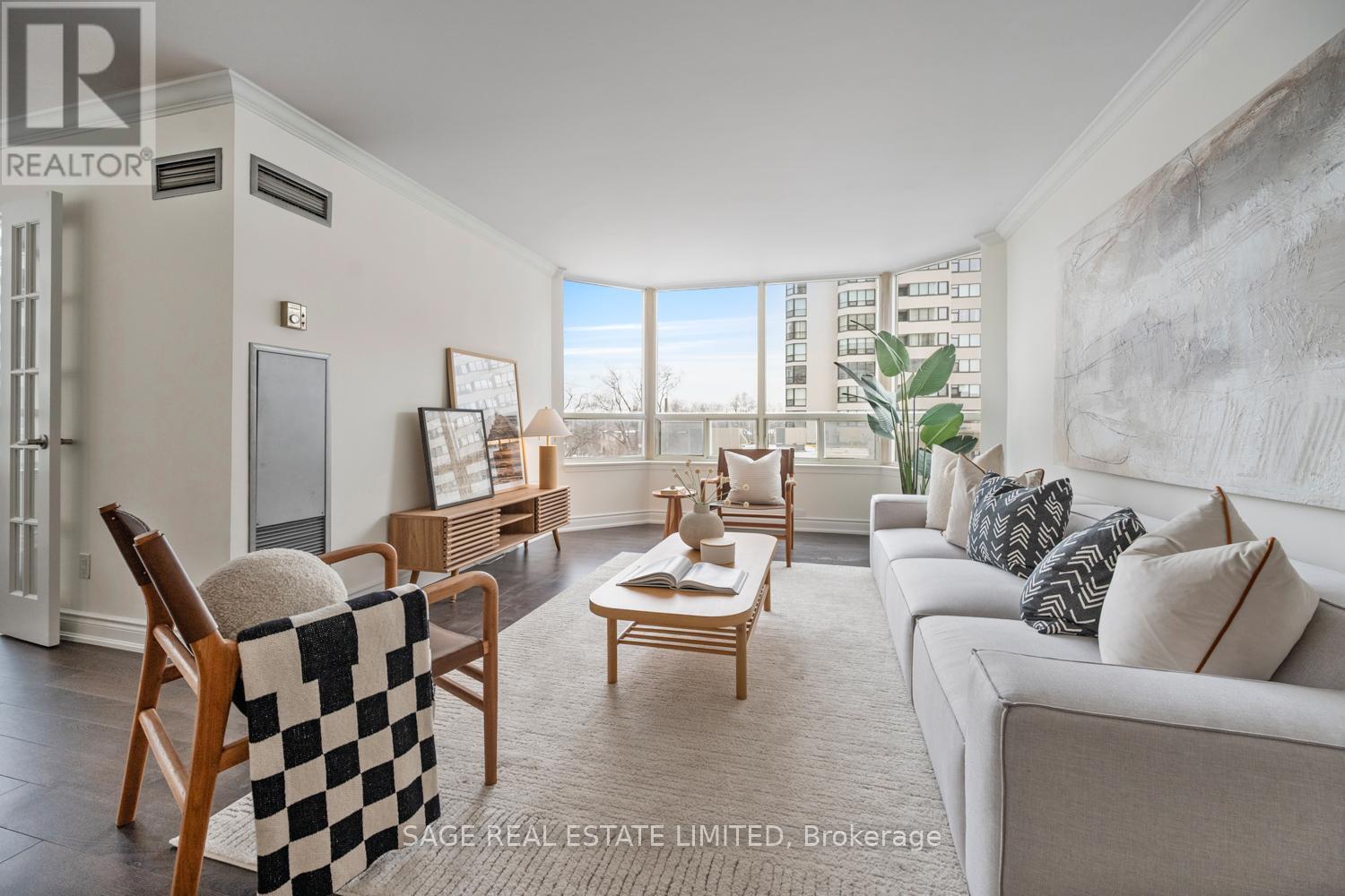 304 - 30 GREENFIELD AVENUE, Toronto, Ontario