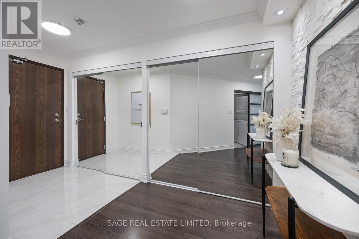 304 - 30 Greenfield Avenue, Toronto, Ontario  M2N 6N3 - Photo 3 - C12832586