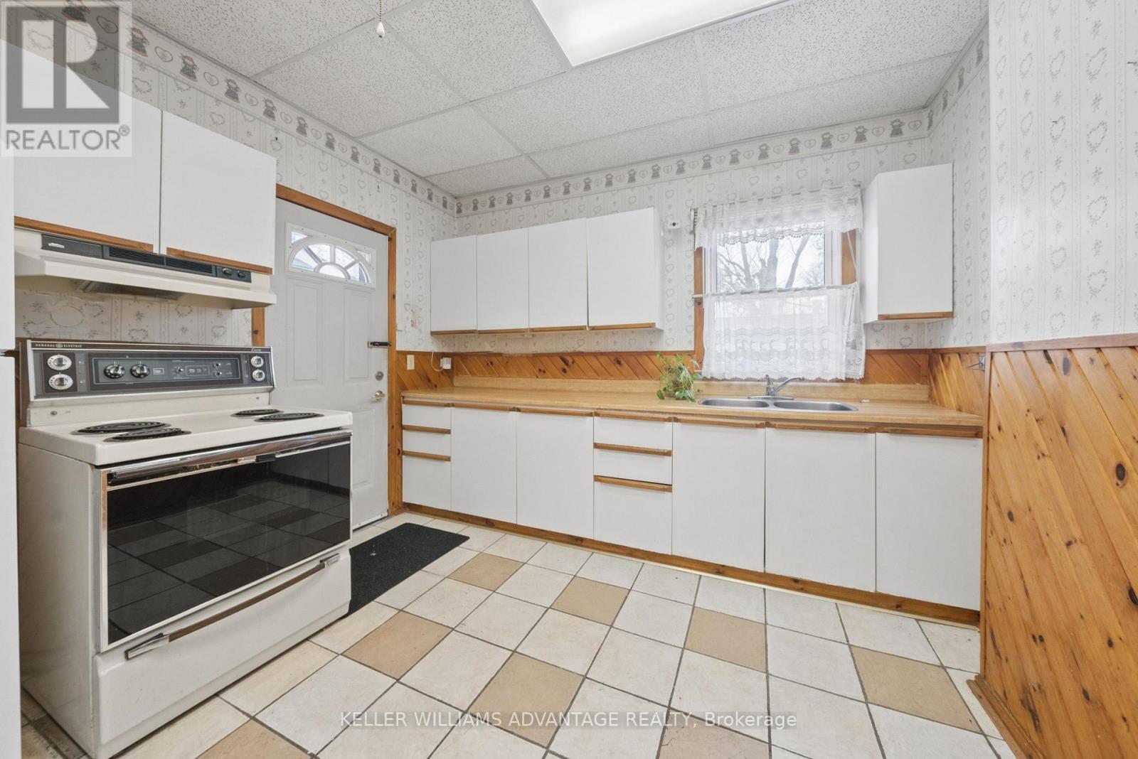 132 Ivy Avenue, Toronto, Ontario  M4L 2H7 - Photo 10 - E12832684