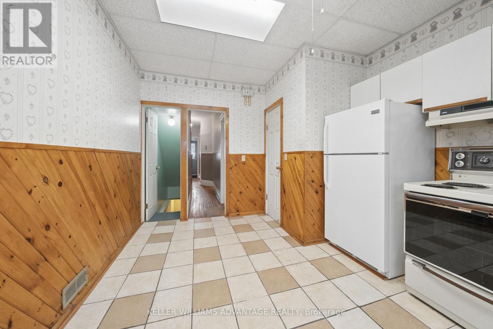 132 Ivy Avenue, Toronto, Ontario  M4L 2H7 - Photo 12 - E12832684