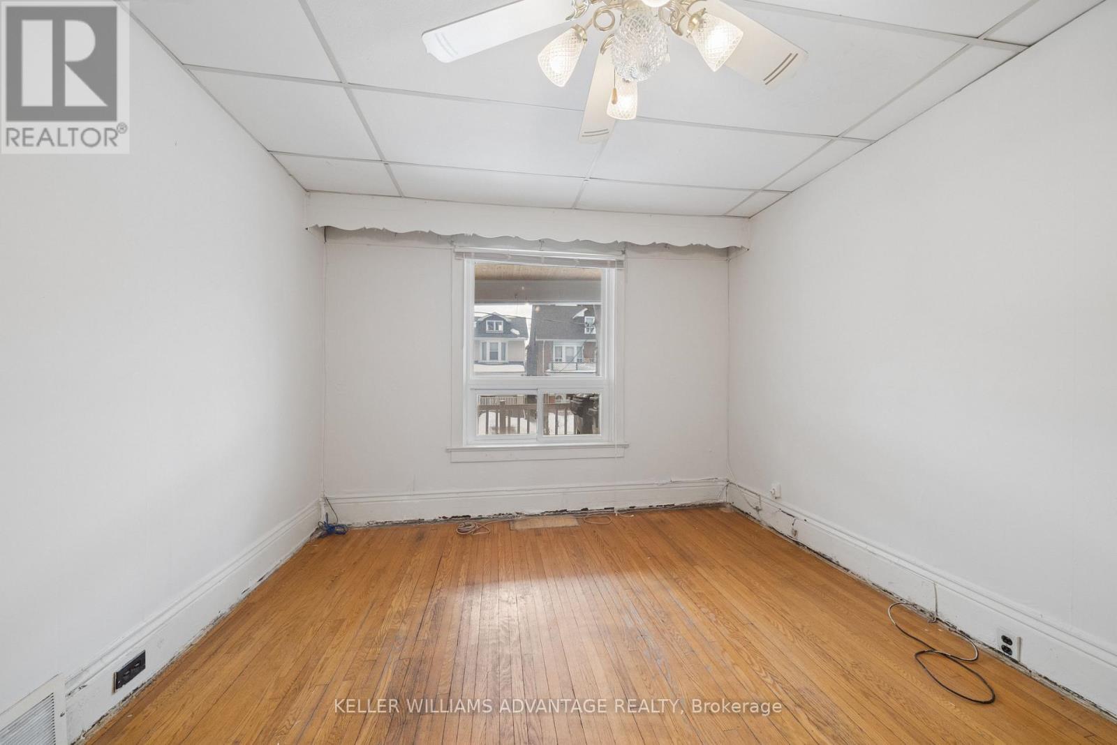 132 Ivy Avenue, Toronto, Ontario  M4L 2H7 - Photo 6 - E12832684