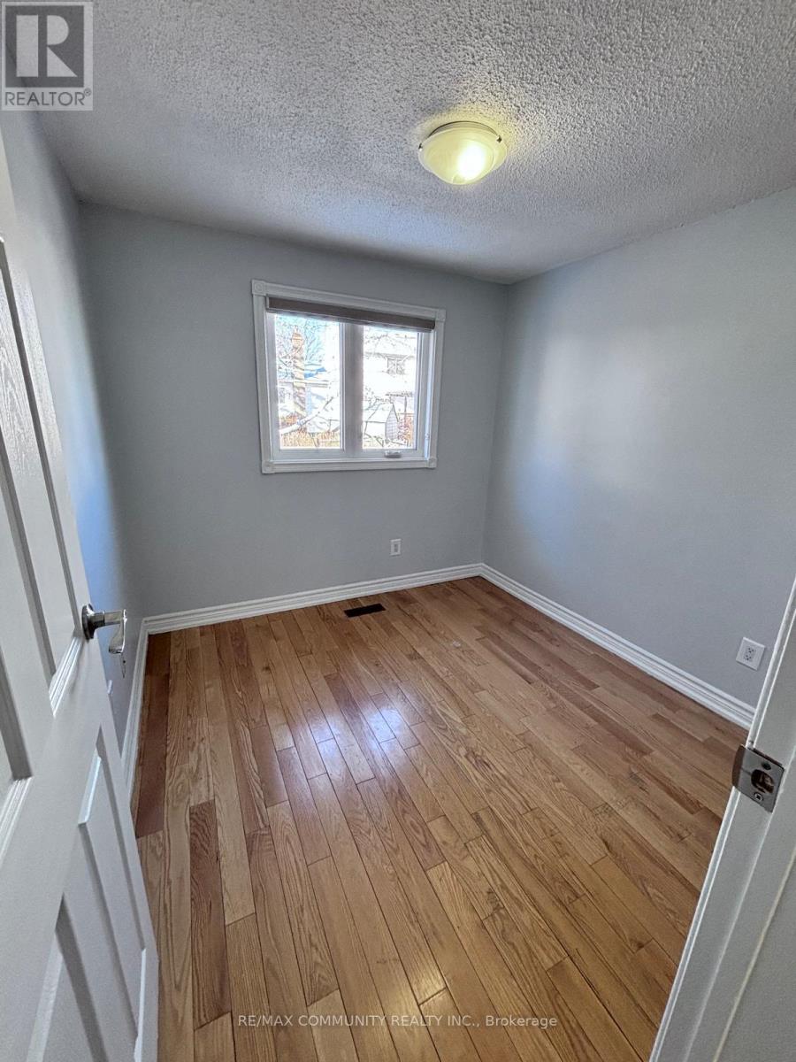 Main & 2nd Floor - 16 Fieldside Drive, Toronto, Ontario  M1V 3C5 - Photo 17 - E12783020