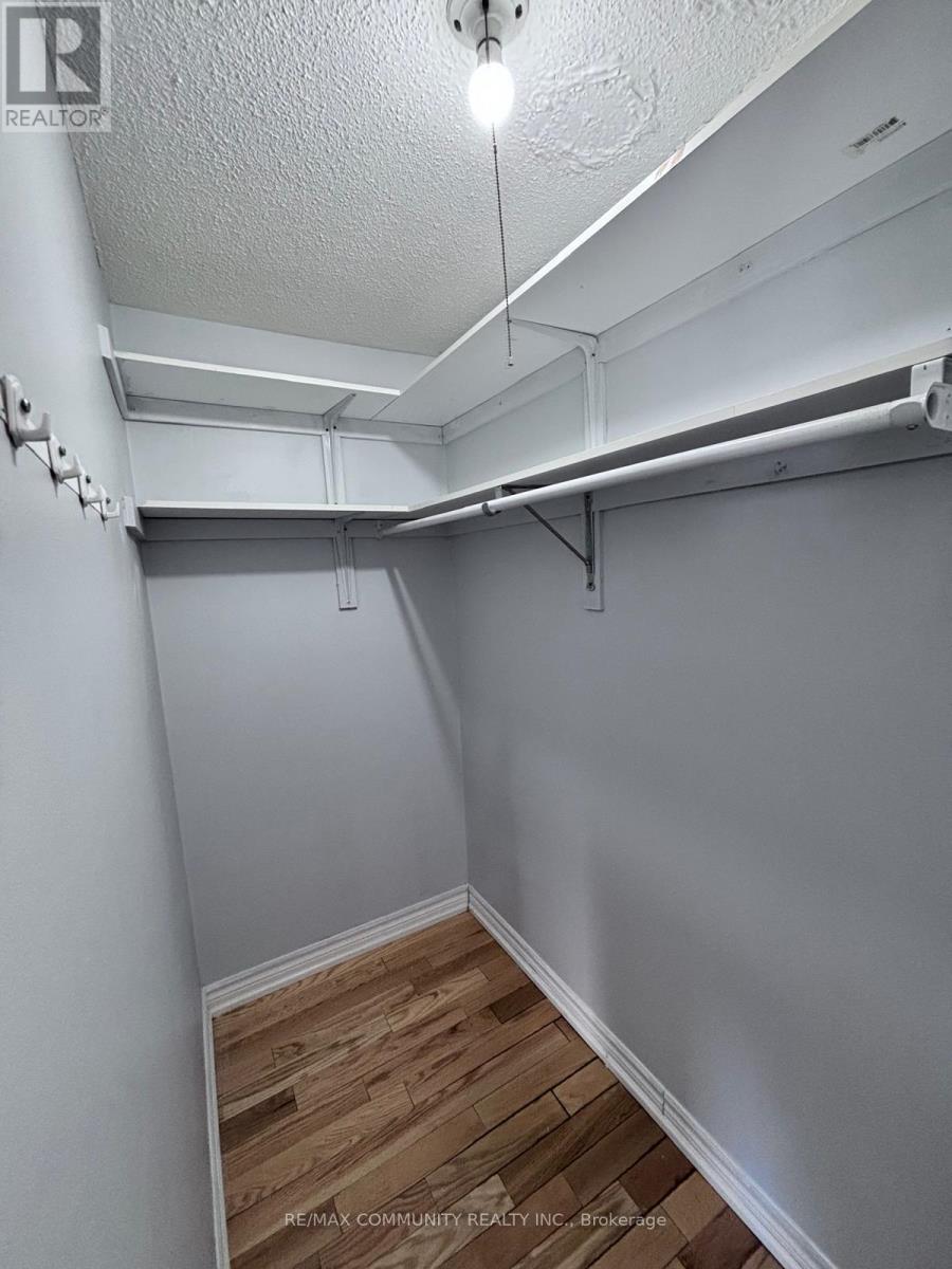 Main & 2nd Floor - 16 Fieldside Drive, Toronto, Ontario  M1V 3C5 - Photo 10 - E12783020