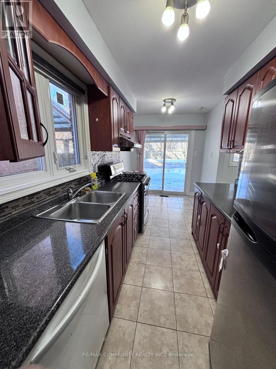 Main & 2nd Floor - 16 Fieldside Drive, Toronto, Ontario  M1V 3C5 - Photo 21 - E12783020