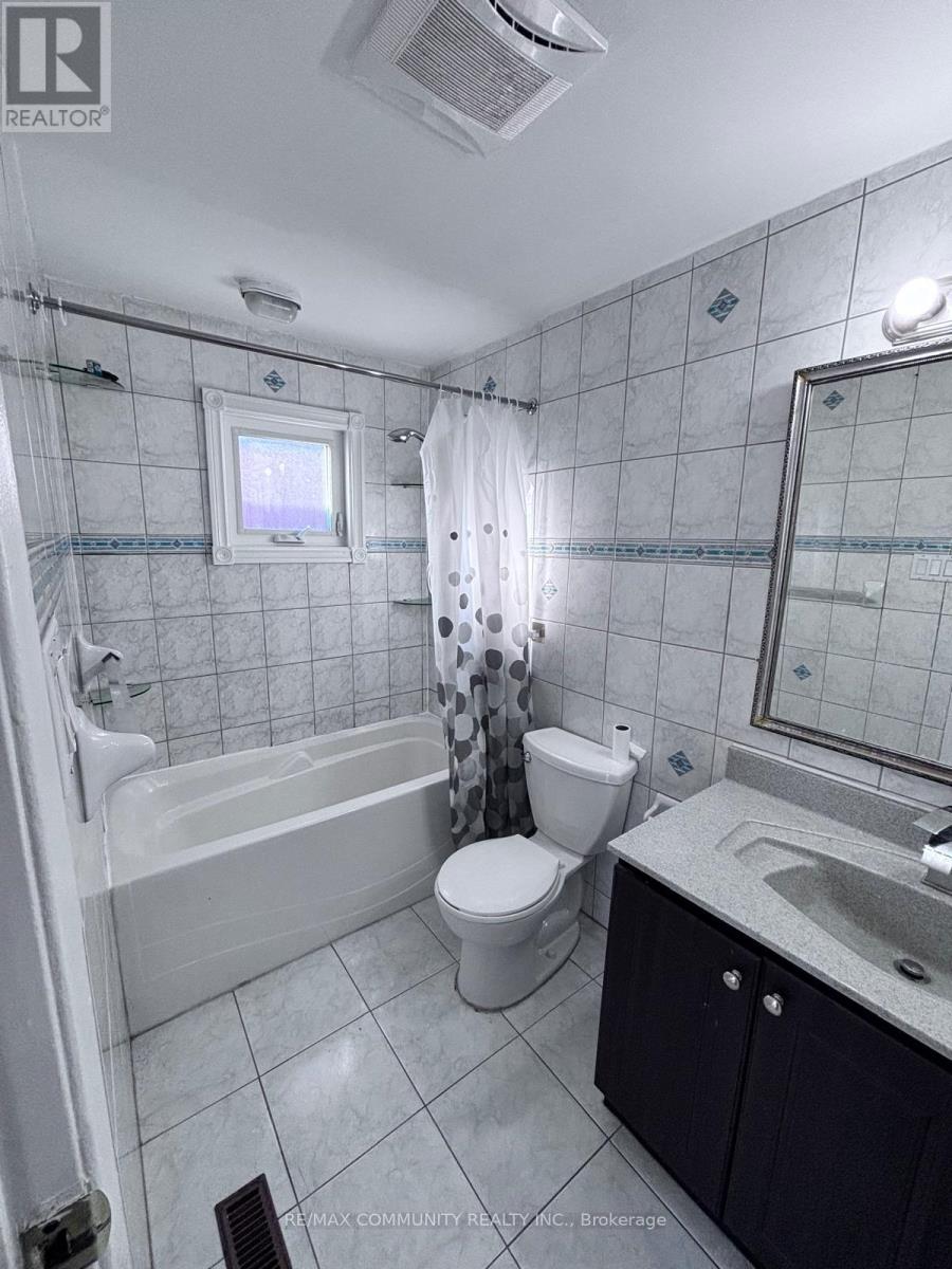 Main & 2nd Floor - 16 Fieldside Drive, Toronto, Ontario  M1V 3C5 - Photo 11 - E12783020