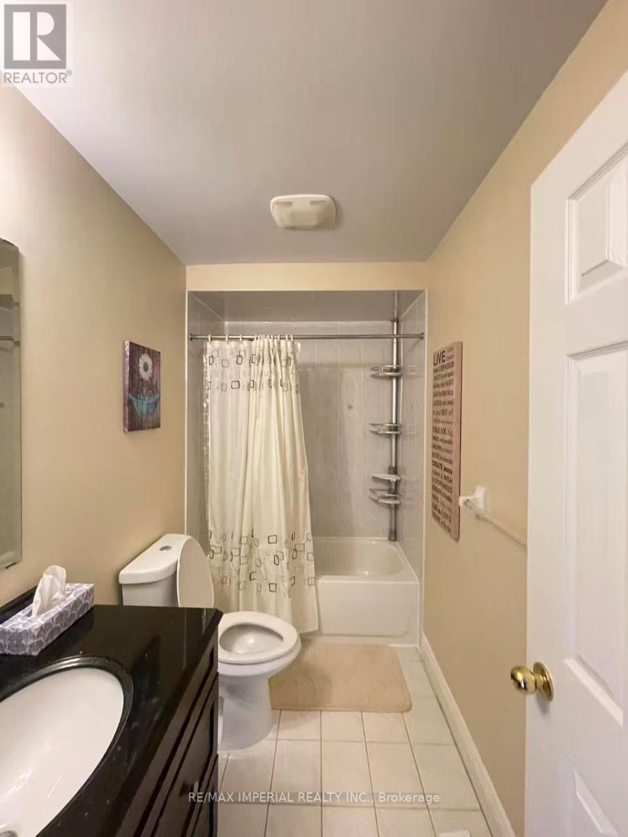 27 Silver Linden Drive, Richmond Hill, Ontario  L4B 3S8 - Photo 8 - N12800922