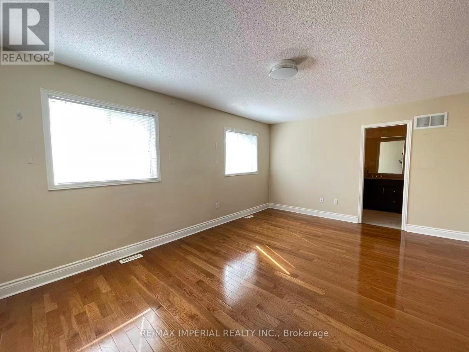 27 Silver Linden Drive, Richmond Hill, Ontario  L4B 3S8 - Photo 9 - N12800922