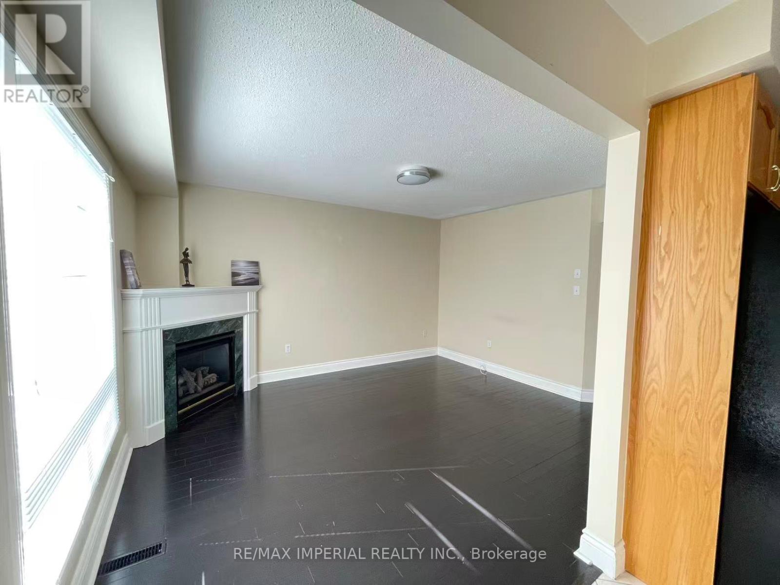 27 Silver Linden Drive, Richmond Hill, Ontario  L4B 3S8 - Photo 3 - N12800922