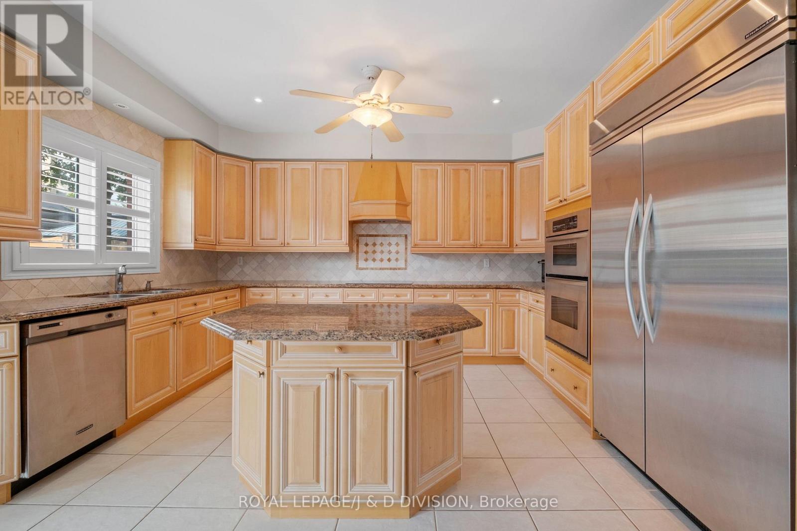 2153 Manor Hill Drive, Mississauga (Central Erin Mills), Ontario  L5M 5H9 - Photo 8 - W12832584