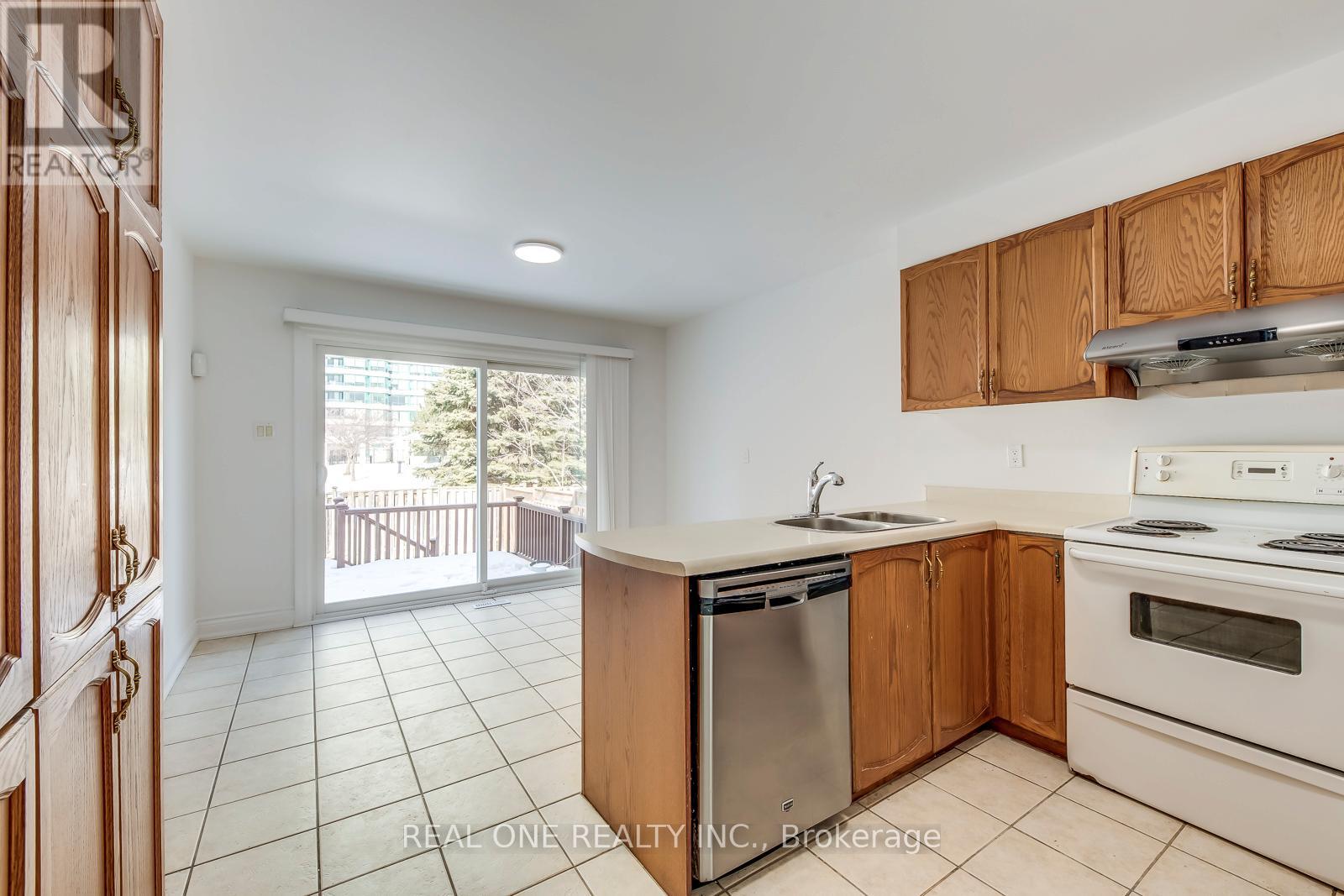 3582 Italia Crescent, Mississauga, Ontario  L5B 3T5 - Photo 15 - W12832606