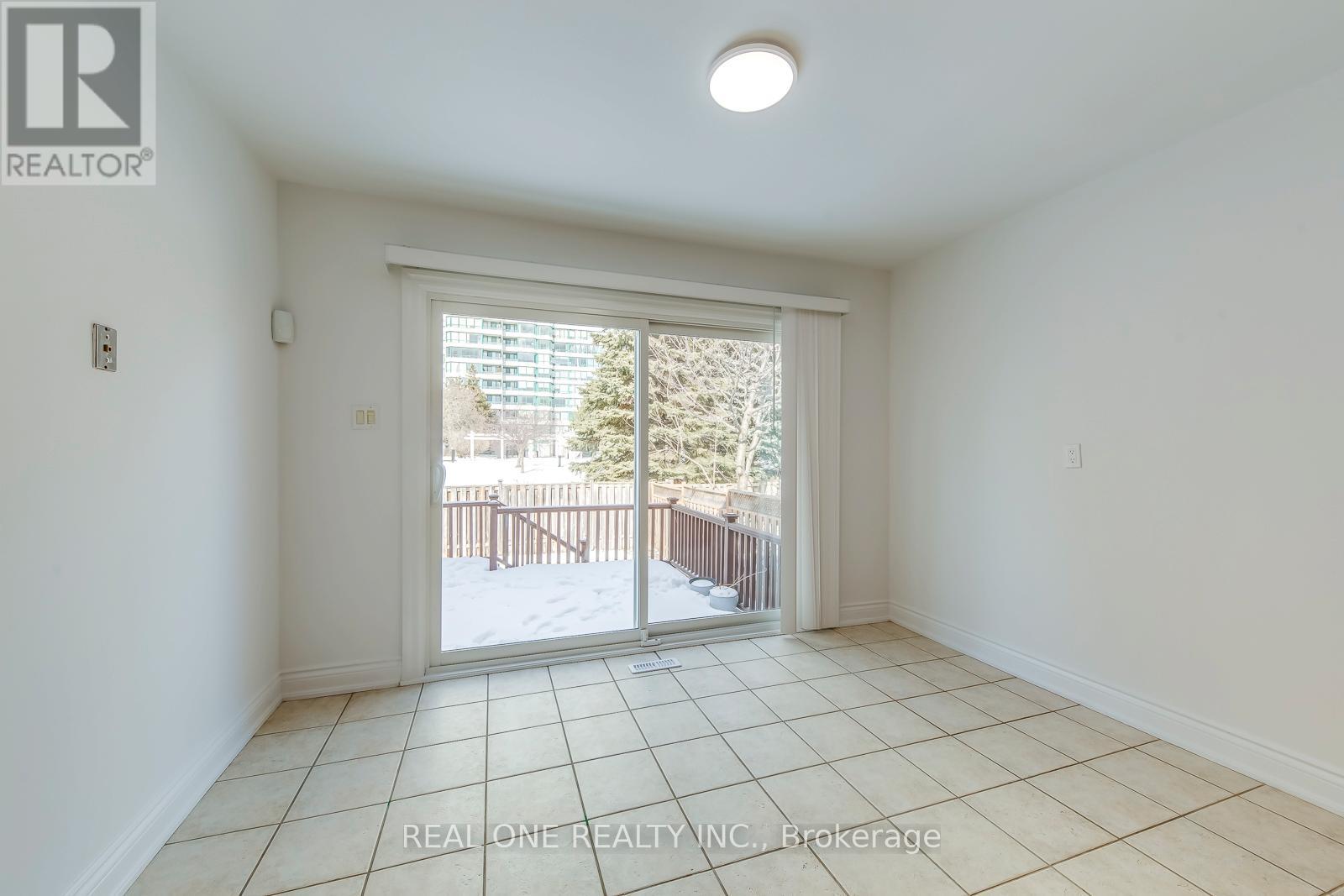 3582 Italia Crescent, Mississauga, Ontario  L5B 3T5 - Photo 16 - W12832606
