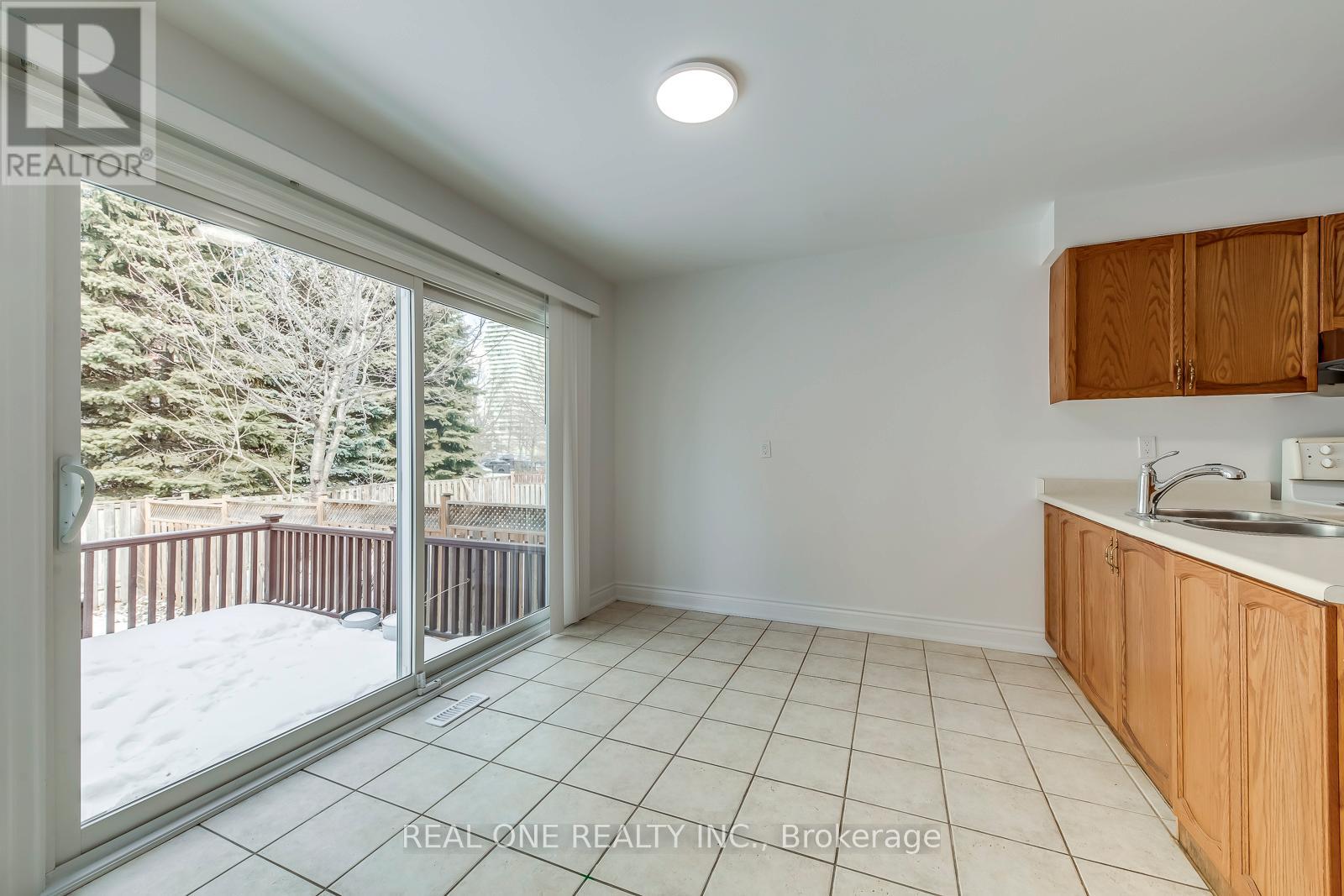 3582 Italia Crescent, Mississauga, Ontario  L5B 3T5 - Photo 17 - W12832606