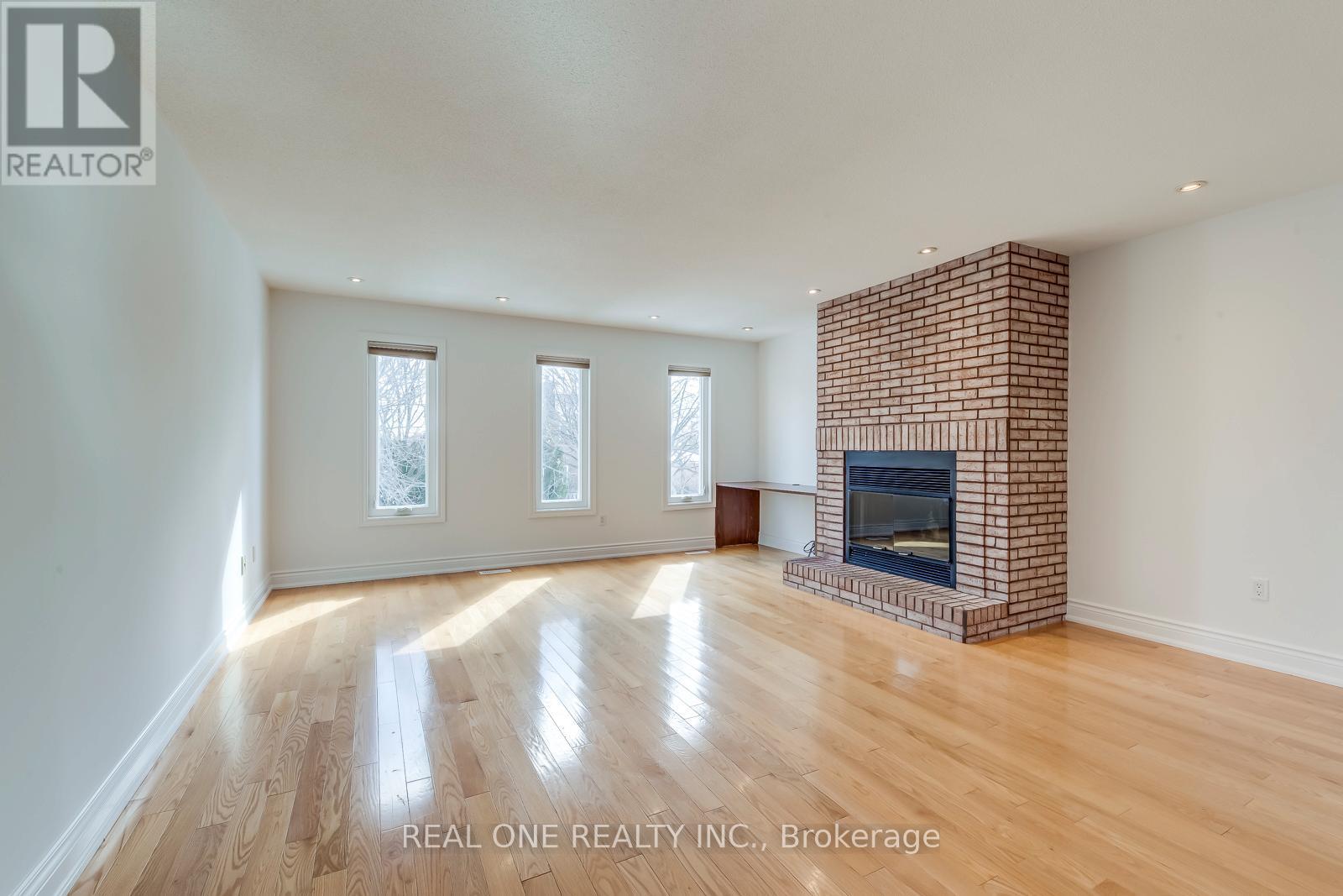 3582 Italia Crescent, Mississauga, Ontario  L5B 3T5 - Photo 21 - W12832606