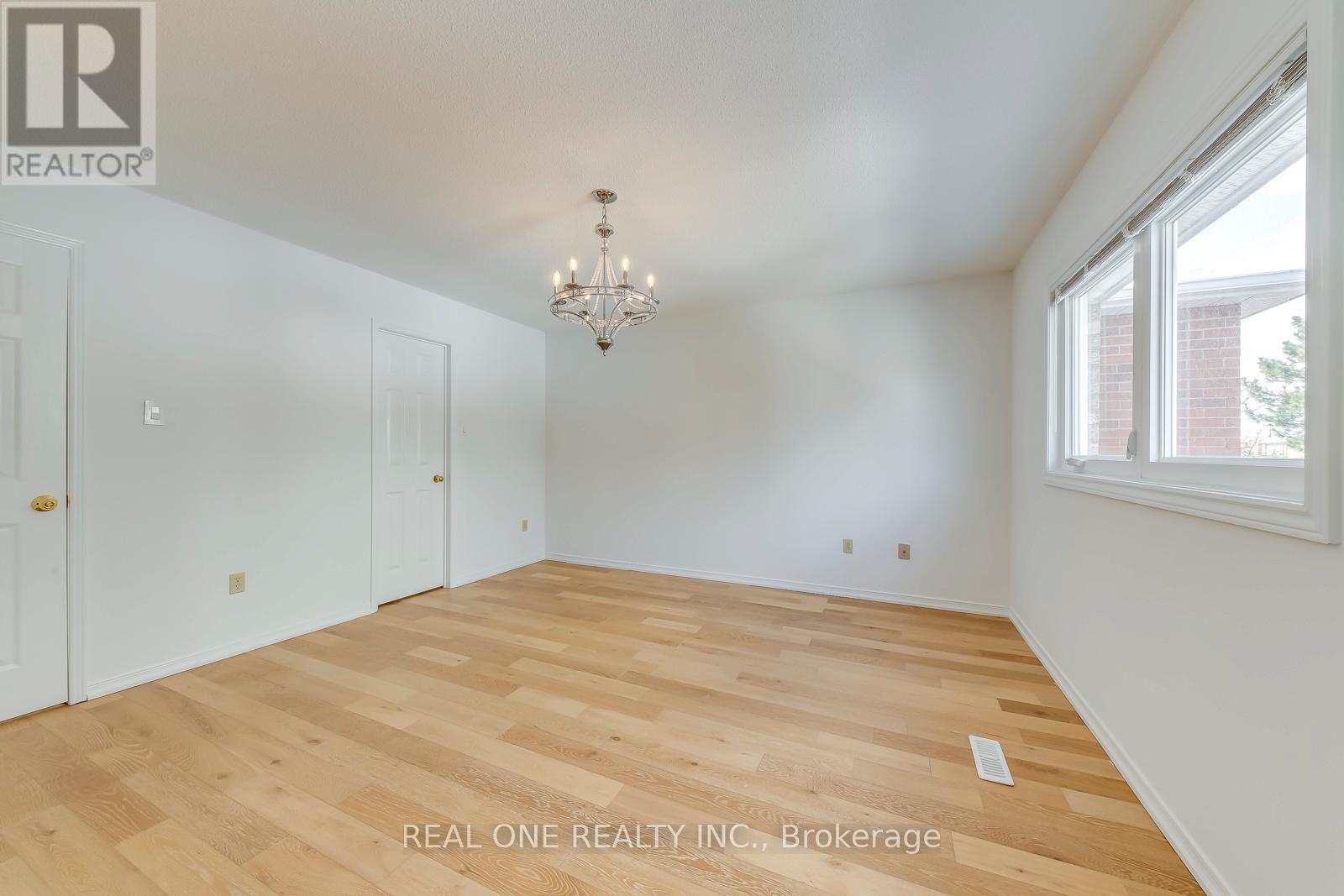 3582 Italia Crescent, Mississauga, Ontario  L5B 3T5 - Photo 26 - W12832606