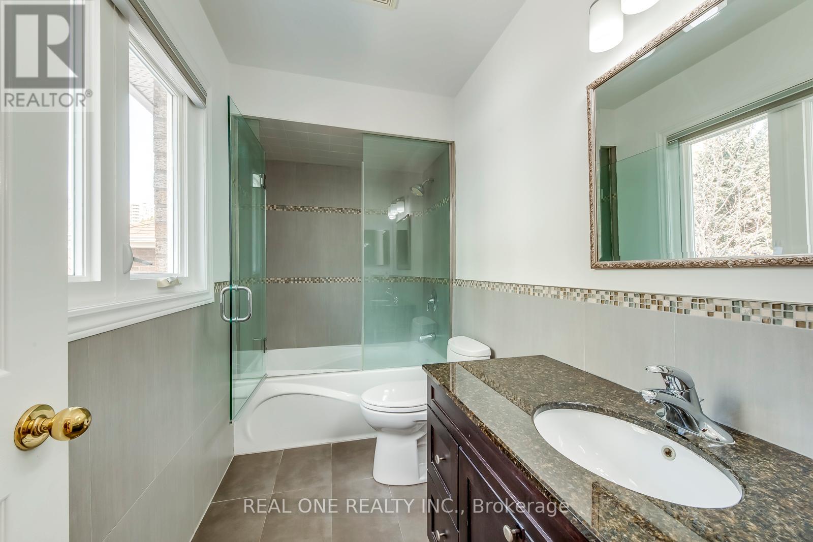 3582 Italia Crescent, Mississauga, Ontario  L5B 3T5 - Photo 28 - W12832606