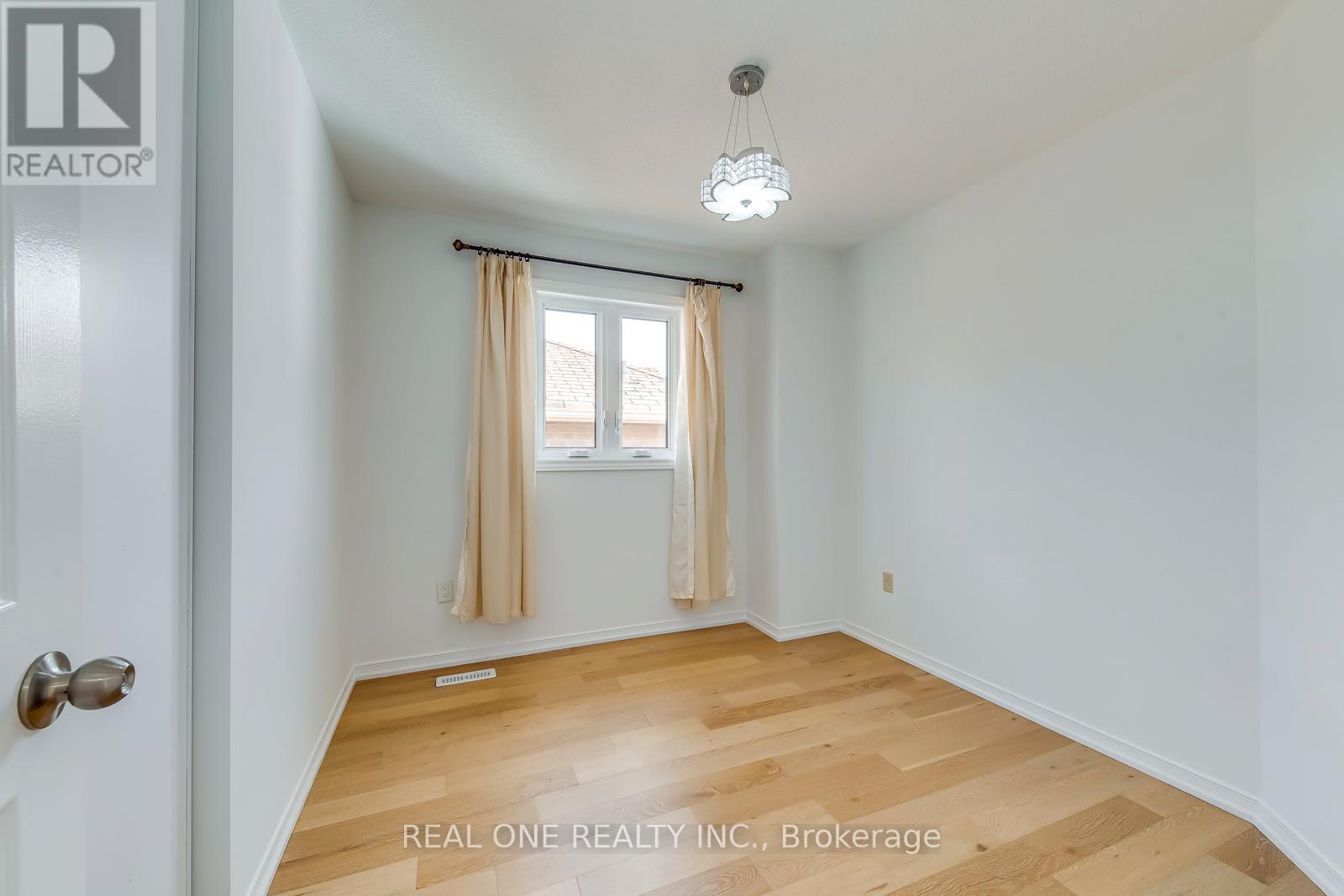 3582 Italia Crescent, Mississauga, Ontario  L5B 3T5 - Photo 31 - W12832606