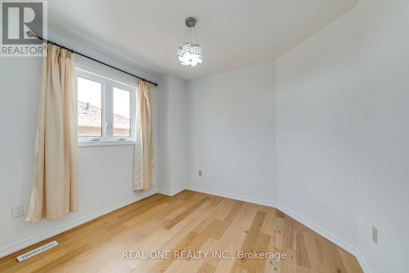 3582 Italia Crescent, Mississauga, Ontario  L5B 3T5 - Photo 32 - W12832606