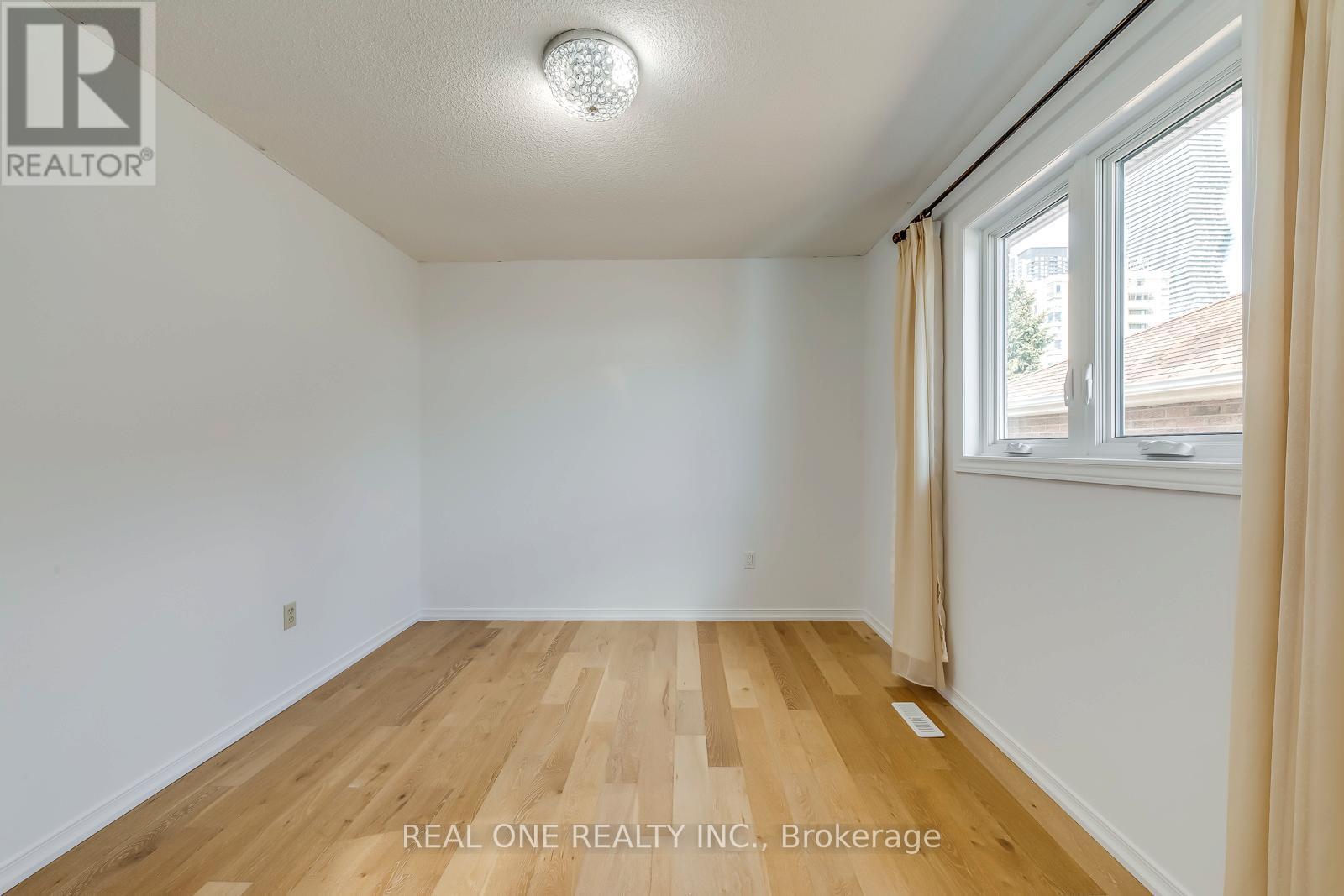 3582 Italia Crescent, Mississauga, Ontario  L5B 3T5 - Photo 34 - W12832606